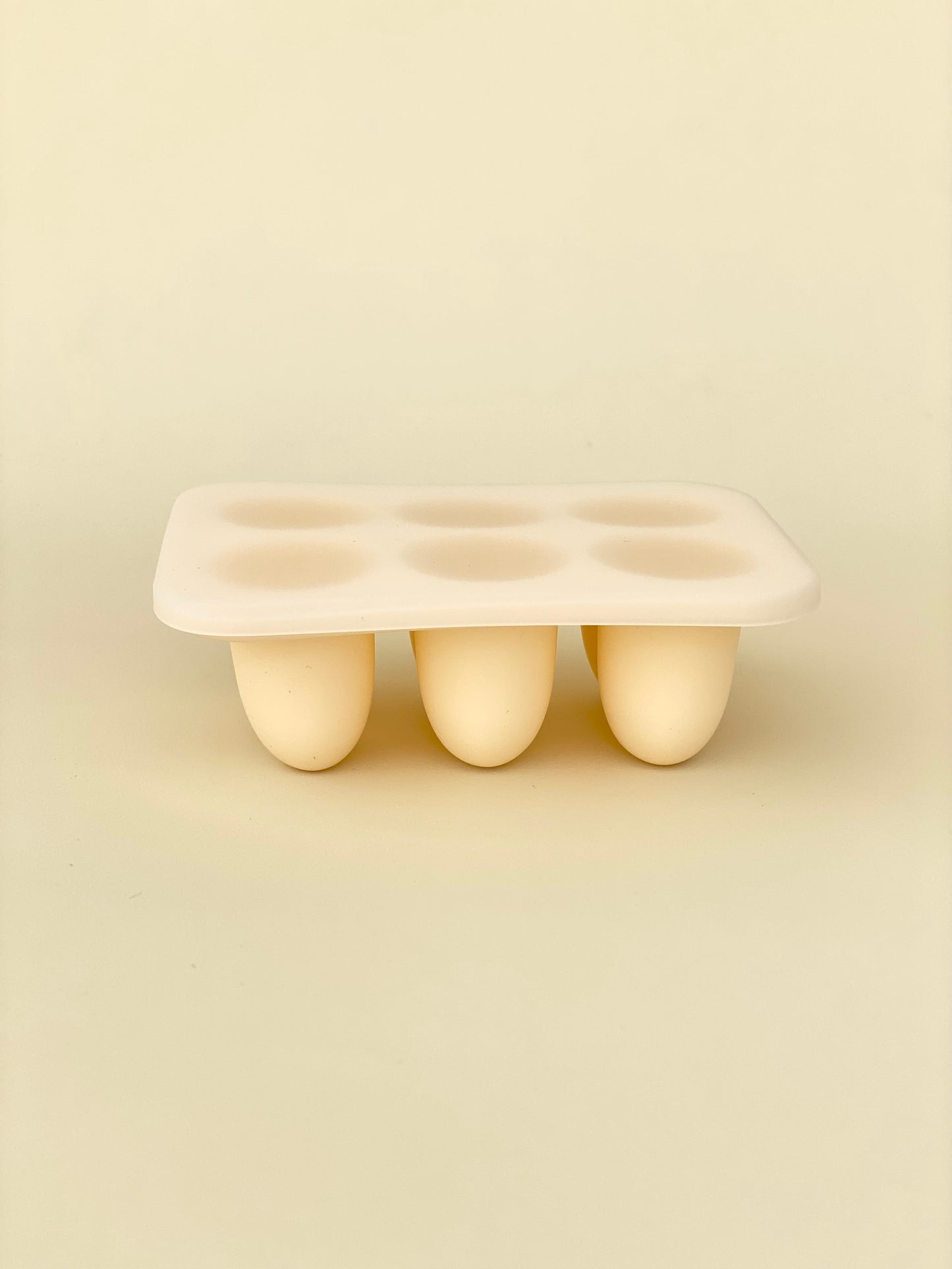 Silicone feeder’s freezer tray