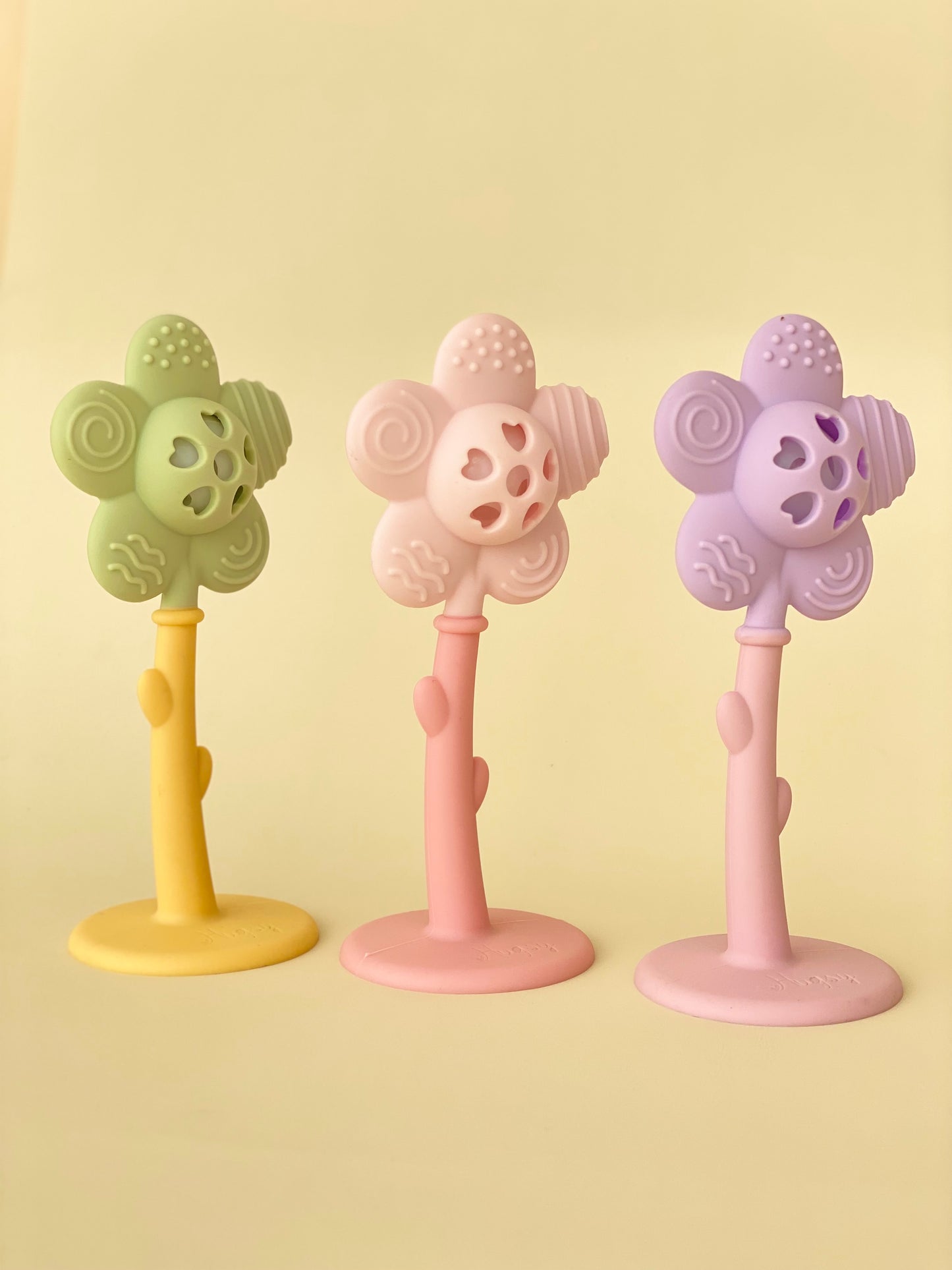 Silicone teether/rattle Flower