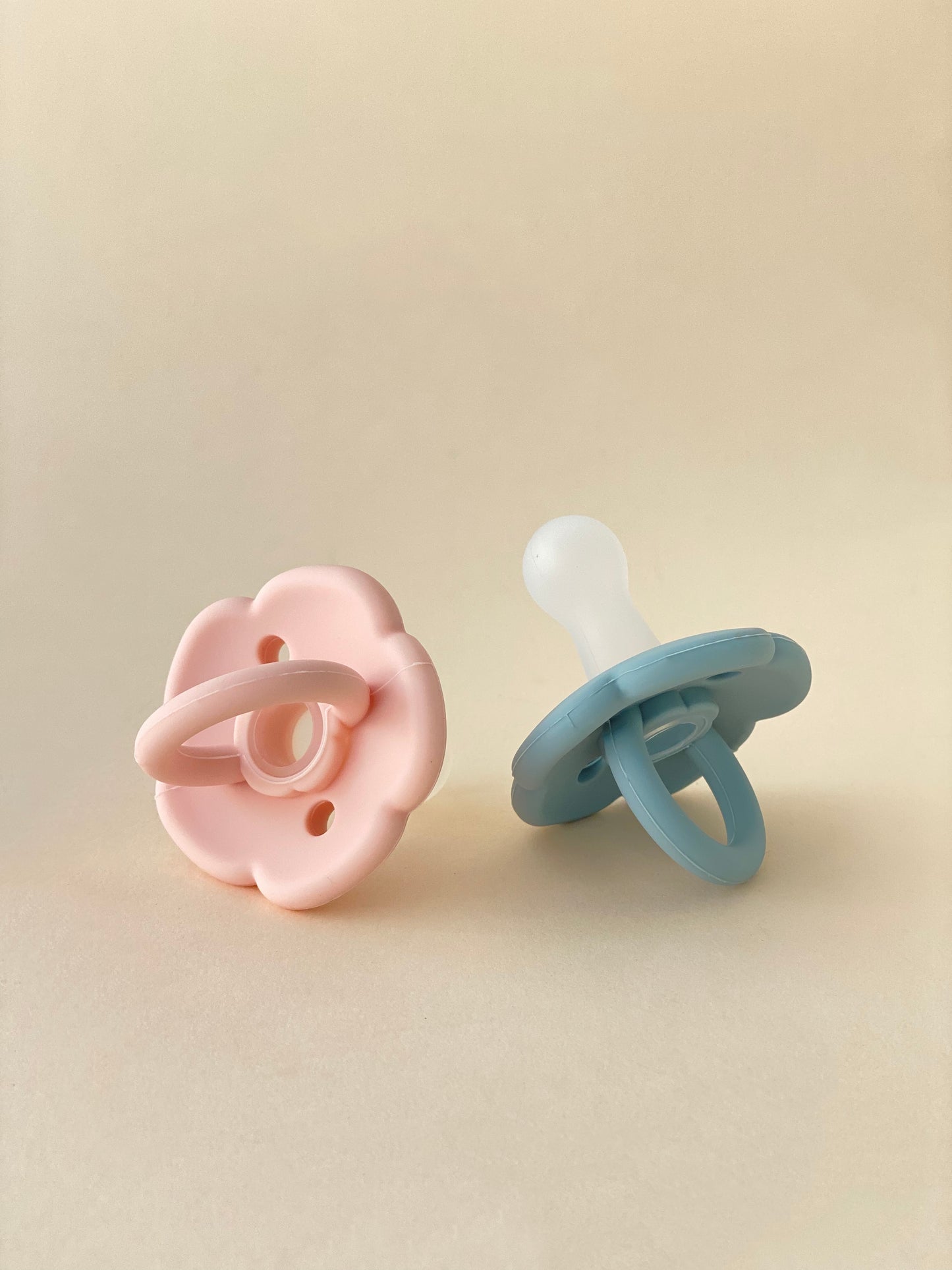 Silicone Pacifier Flower, set of 2