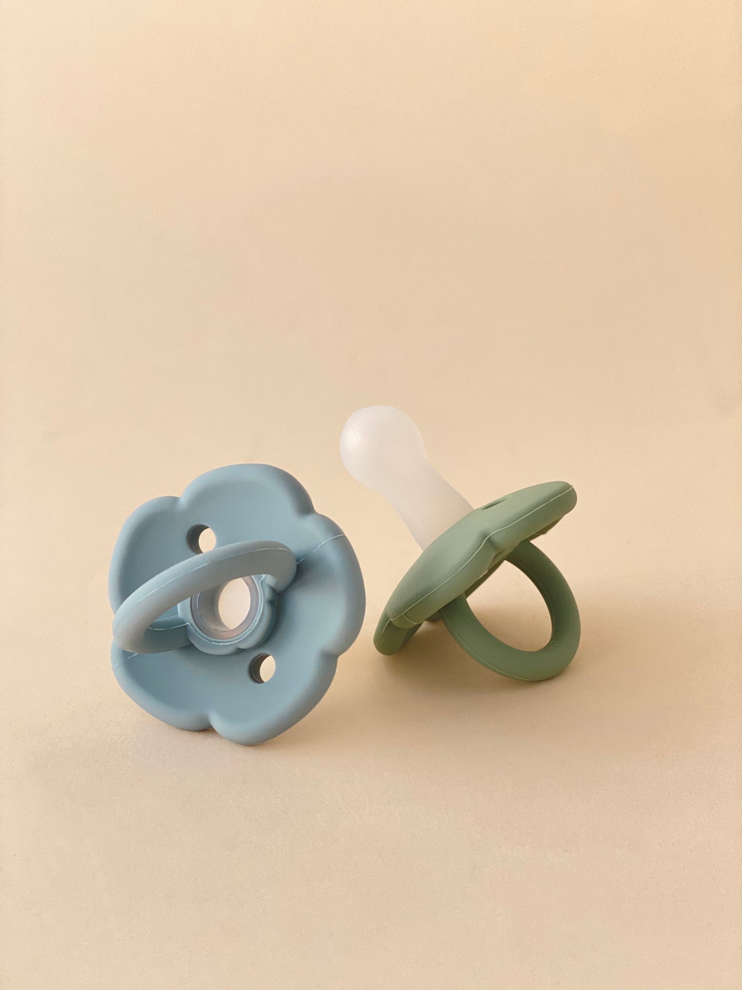 Silicone Pacifier Flower, set of 2